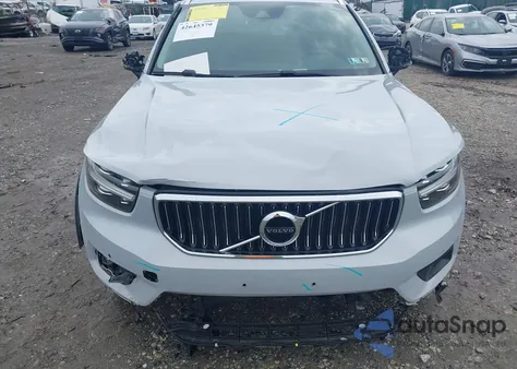 2021 Volvo Xc40 T5 Inscription z USA, uszkodzony, nr VIN YV4162UL6M2476490